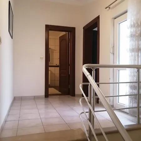 Duplex In 206 Sq Meters Aptm Of 3 Bdr 2 Bathroom Jakuzzi Terrace Big Pool Side